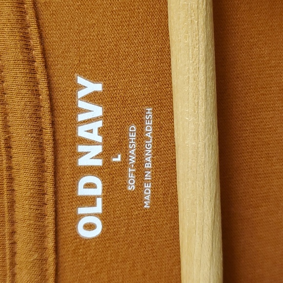 New with tags Old navy men's V neck short sleeve tee size large - Picture 4 of 6